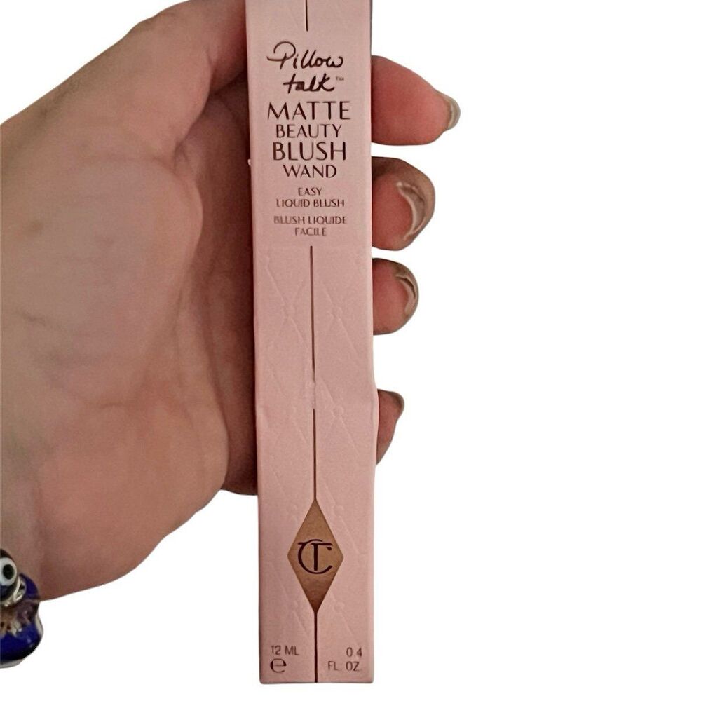 Charlotte Tilbury Matte Beauty Blush Wand Pillow Talk Liquid Blush in Peach Pop